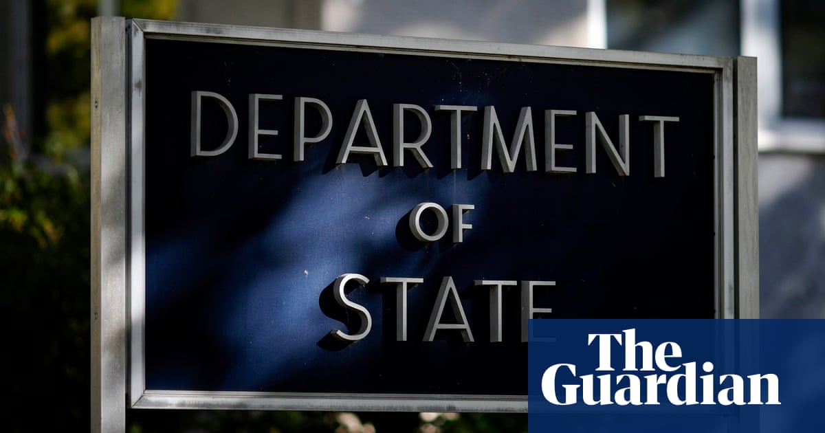 US federal workers ordered to remove pronouns from email signatures