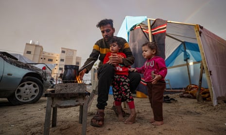 Palestinians from northern Gaza shelter in Khan Younis
