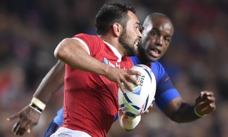 Phil Mack attacks against France at the 2015 Rugby World Cup in England.