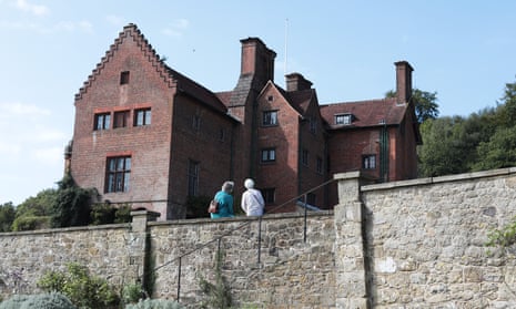 Chartwell is mentioned due to Winston Churchill’s ministerial positions linked to the colonies.