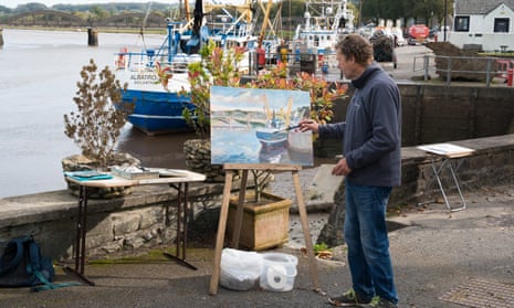 A local artist painting at Kirkcudbright Harbour. 