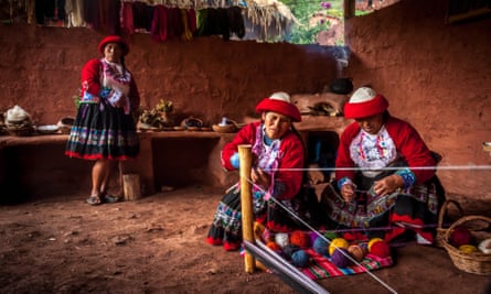 Quechua women have returned to Ccaccaccollo