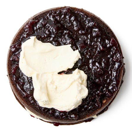 keep repeating the jam, cream and cherry layers.