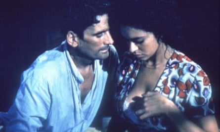 Massimo Troisi and Maria Grazia Cucinotta.