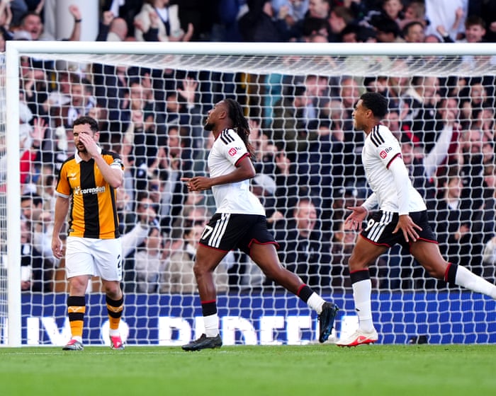 Fulham pressure on Arbeloa lifted after Alex Iwobi sinks Hull for first win