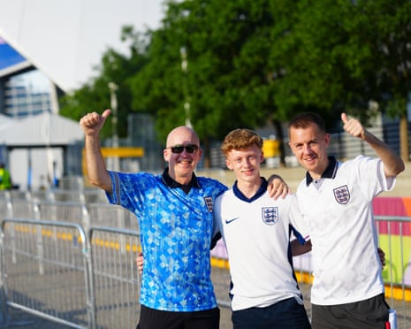 The Three Lions are out.