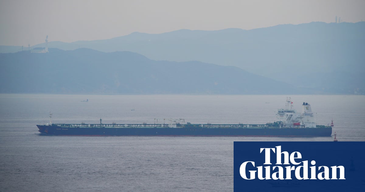 Превземането на кораба е свързано със спор за санкциониран петрол