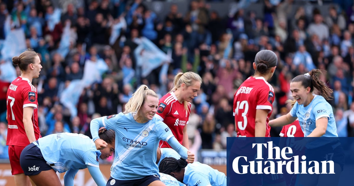 Manchester City on verge of WSL title after Knaak's last-gasp winner sinks Liverpool