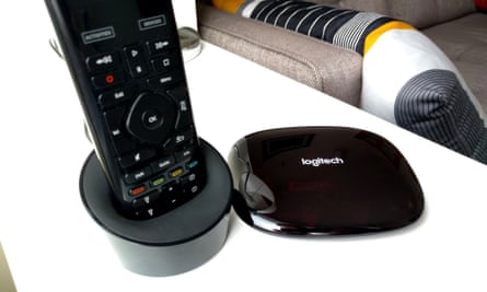 hjælpe manuskript slap af Logitech Harmony Elite review: easy to use remote that takes charge of your  home | Gadgets | The Guardian