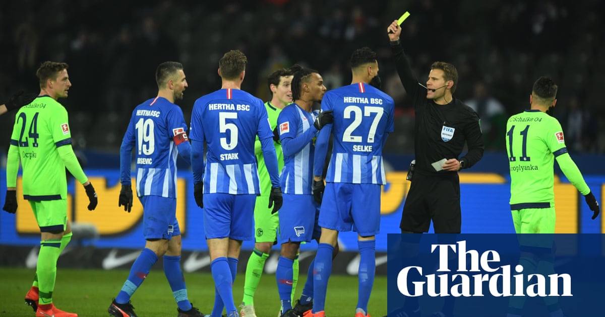 Schalke S Fresh Bundesliga Start Stymied After Bruising Trip To Berlin Andy Brassell Football The Guardian