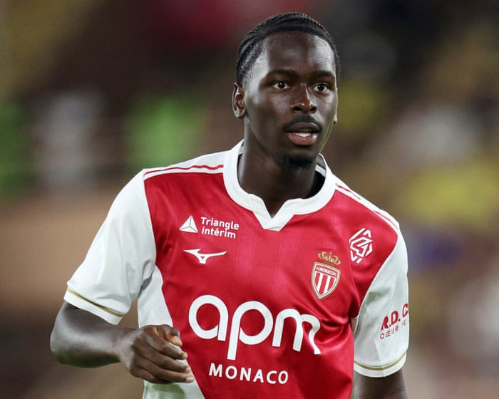 West Ham look to boost midfield with bid for Monaco’s Soungoutou Magassa