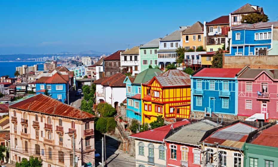 View of colorful buildings inValparaíso, Chile. 