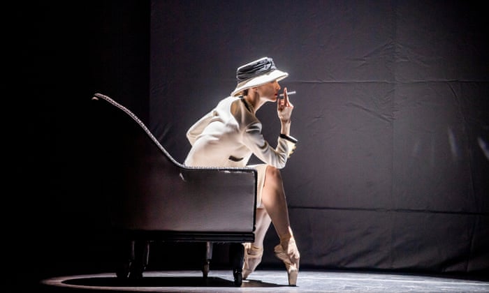 Svetlana Zakharova Review Bolshoi Ballerina Cuts Chic Shapes As