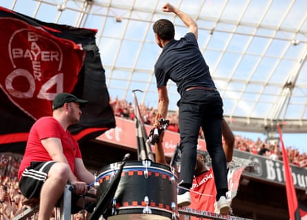 Alonso returns the love to the fans.