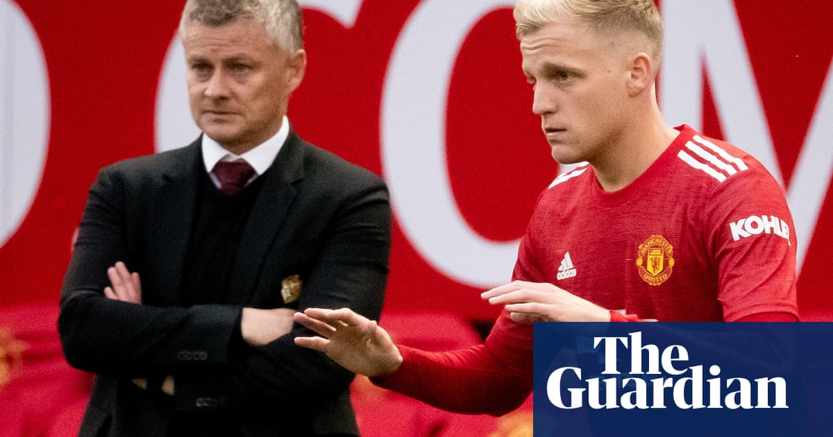 Ole Gunnar Solskjær takes pop at pundits over Van de Beek comments