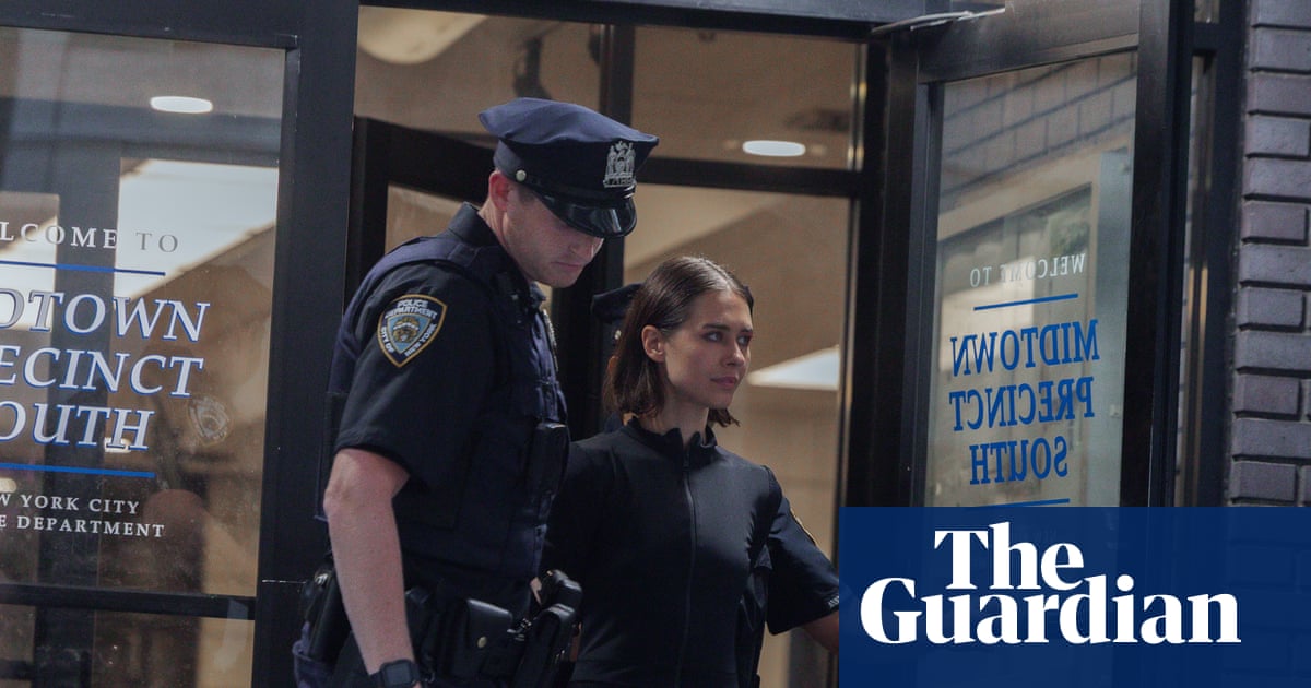 Couple who staged apparent proposal atop Empire State Building faces slew of charges