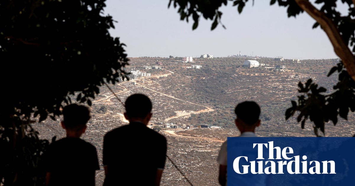 UK announces sanctions on Israeli settlements; Miliband targets goods, financing