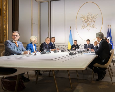 French president Emmanuel Macron and Ukraine’s president Volodymyr Zelenskyy during a meeting with international leaders during the Coalition of the Willing Summit in Paris.