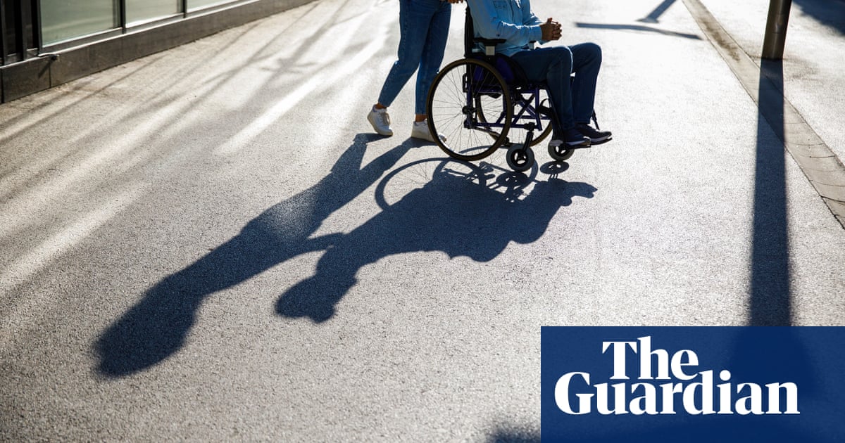 Work and pensions committee chair tells ministers to fix carer’s allowance issues
