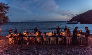 A Tinos Food Paths beach dinner.