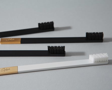 Toothbrushes sold by Apirori.