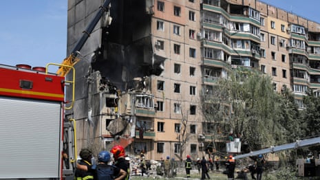daft punk alive 2007 equipment Russian missile strikes high-rise apartment in Kryvyi Rih, Ukraine, killing four people – video