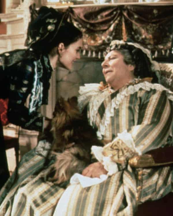 Margolyes with Winona Ryder in The Age of Innocence, 1993.