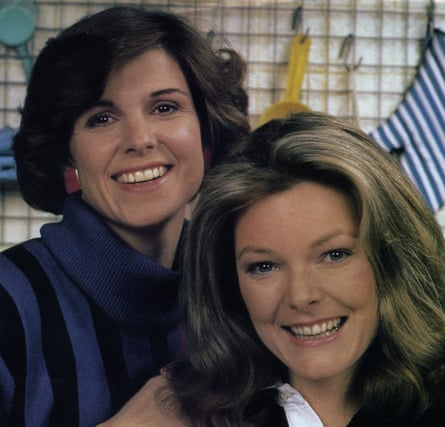Susan Saint James and Jane Curtin, stars of Kate & Allie, smile closely together