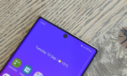 Samsung Galaxy Note 10 Review Bigger And Now With A Magic Wand