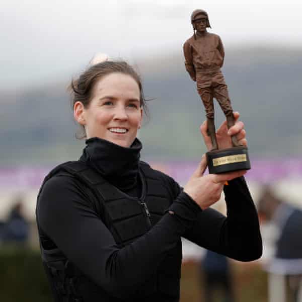 Rachael Blackmore with the Ruby Walsh trophy as leading jockey of the 2021 Cheltenham Festival after her six victories.