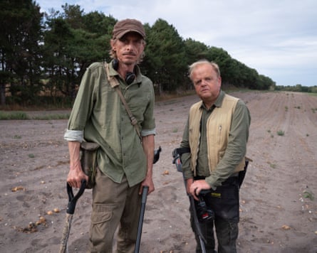 Andy (Mackenzie Crook) and Lance (Toby Jones) in Detectorists.