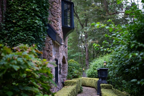 The exterior of a immense chromatic house