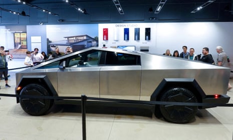 Tesla's new Cybertruck is shown on display at a Tesla store in San Diego, California, 20 November 20, 2023. 
