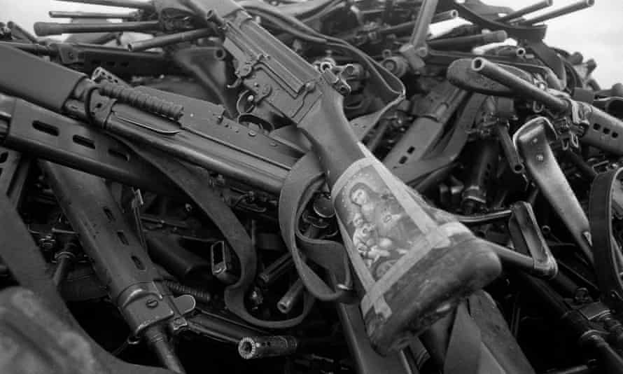 A pile of rifles