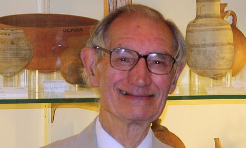 Harry Smith in the Petrie Museum at University College London, 2009.