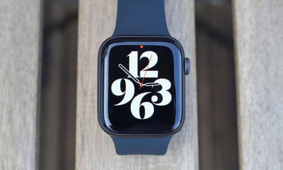 Apple Watch Se Review An Almost Great Cheaper Option Apple Watch The Guardian Apple Watch Se Review An Almost Great Cheaper Option Apple Watch The Guardian