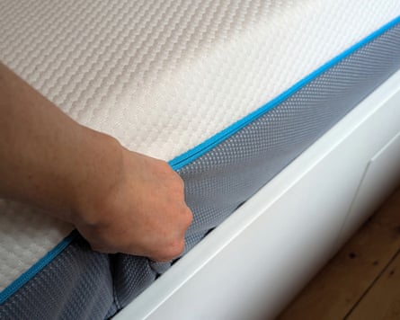 Simba Hybrid Pro mattress handles