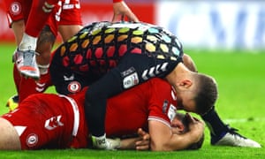Bristol City keeper Dan Bentley celebrates with Chris Martin at the final whistle