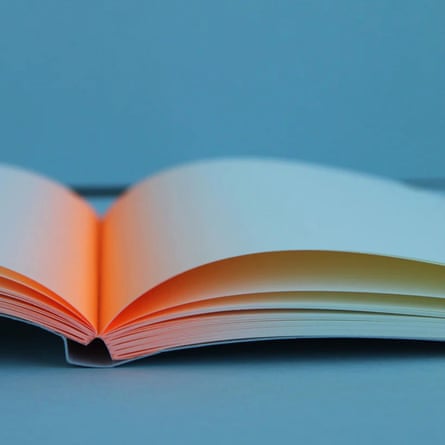 Mark Fold Special-Edition-2026 Neon-Orange-Glow