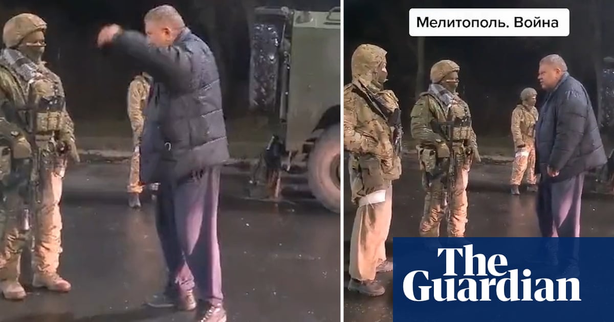Elderly resident reprimands Russian soldiers: ‘You have your own country’ – video