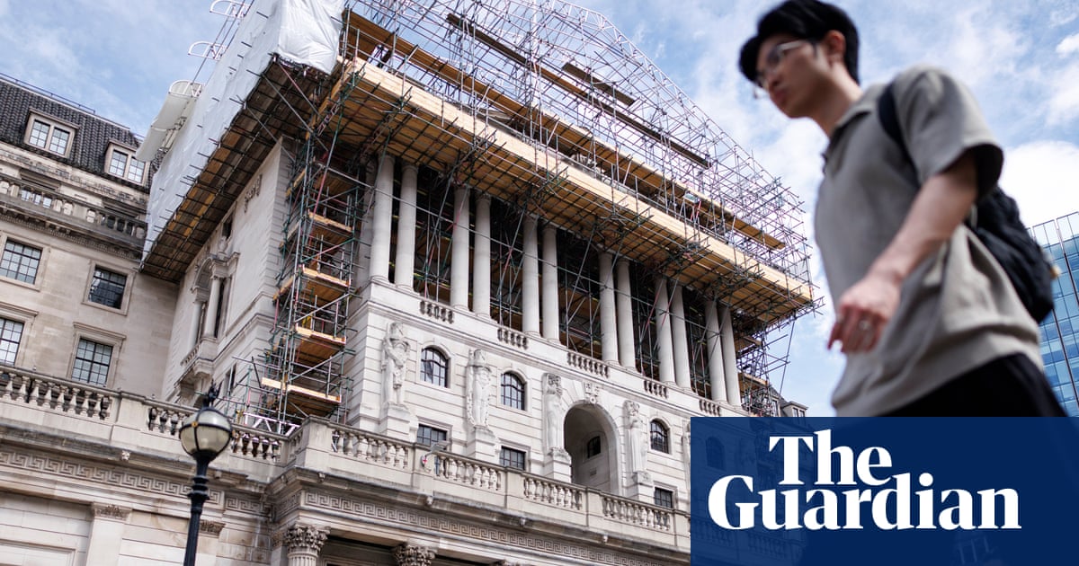 Bank of England Holds Rates Amid Inflation Warnings