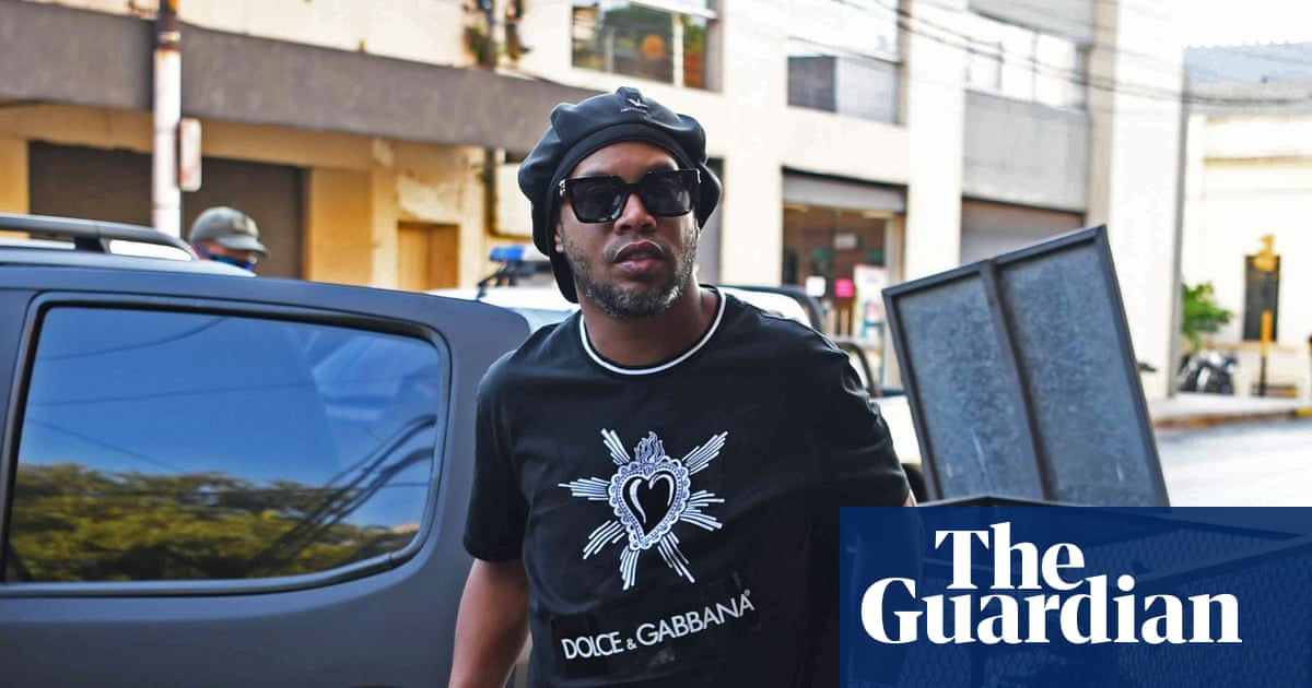 Ronaldinho questioned by police in Paraguay over alleged fake passport