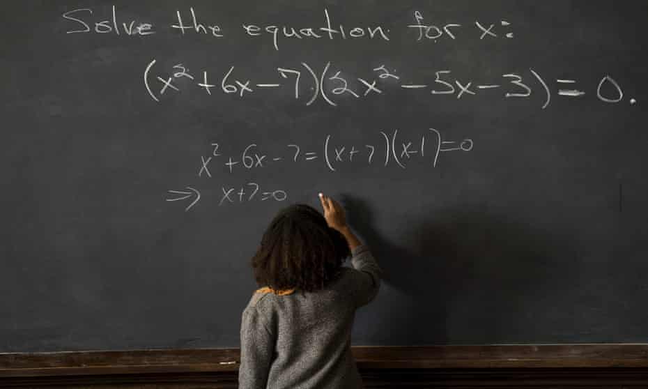 Octavia Spencer in Hidden Figures, solving equation on blackboard