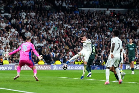 Federico Valverde scores for Real Madrid.