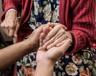 Cura alla fine della vita: una revisione fondamentale è necessaria oltre a maggiori finanziamenti