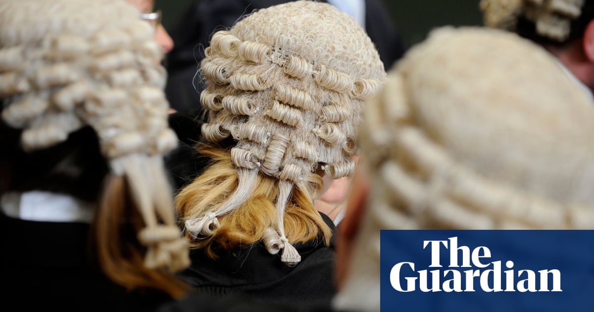 Criminal barristers begin strike in row over legal aid fees