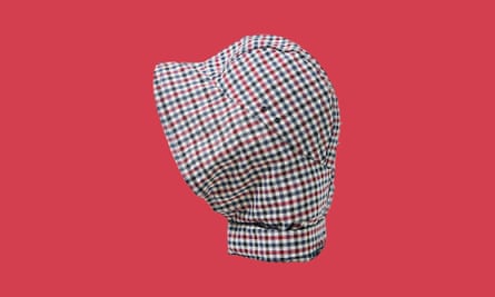 Foldable rain hood