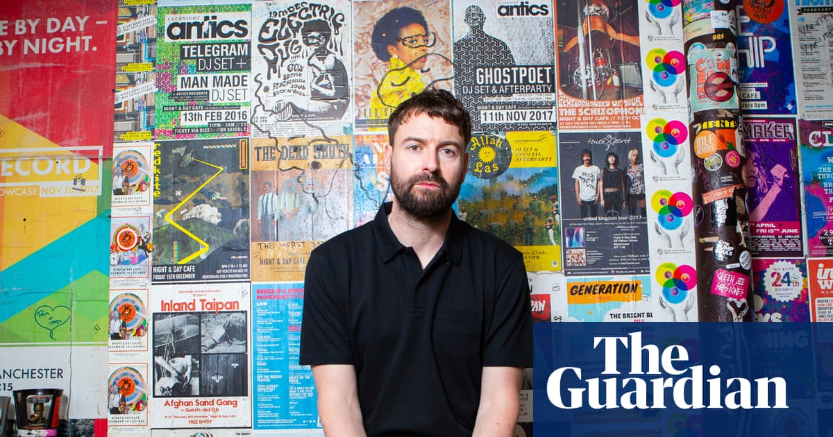 ‘I’m not famous. But I can’t go to the chippy’: Courteeners’ Liam Fray on filling stadiums, defying extinction – and wearing M&S pants