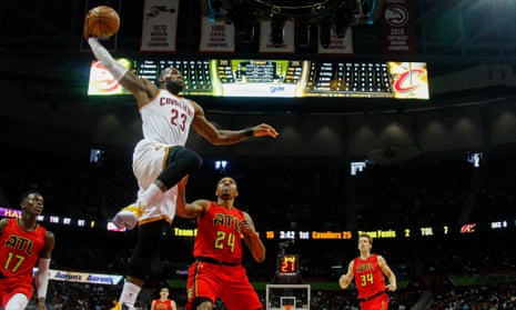 By throwing fans and writers in Twitter jail, sports leagues are