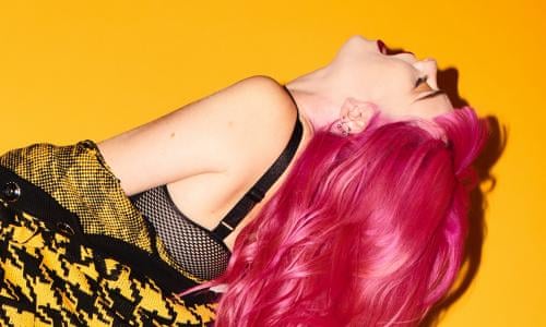 Lennon Stella Three Two One Review A Serene Debut Pop And Rock The Guardian